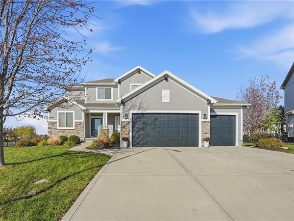 3106 SE 3rd Terrace, Lee's Summit, MO 64063