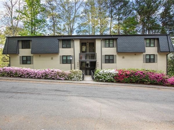 182 Triumph Drive NW, Atlanta, GA 30327