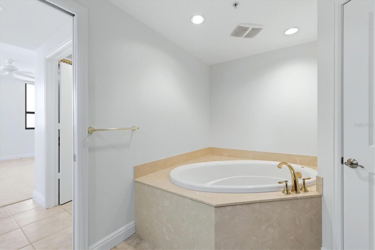 50 Central Ave, Unit 16-C, Sarasota, FL 34236 Photo