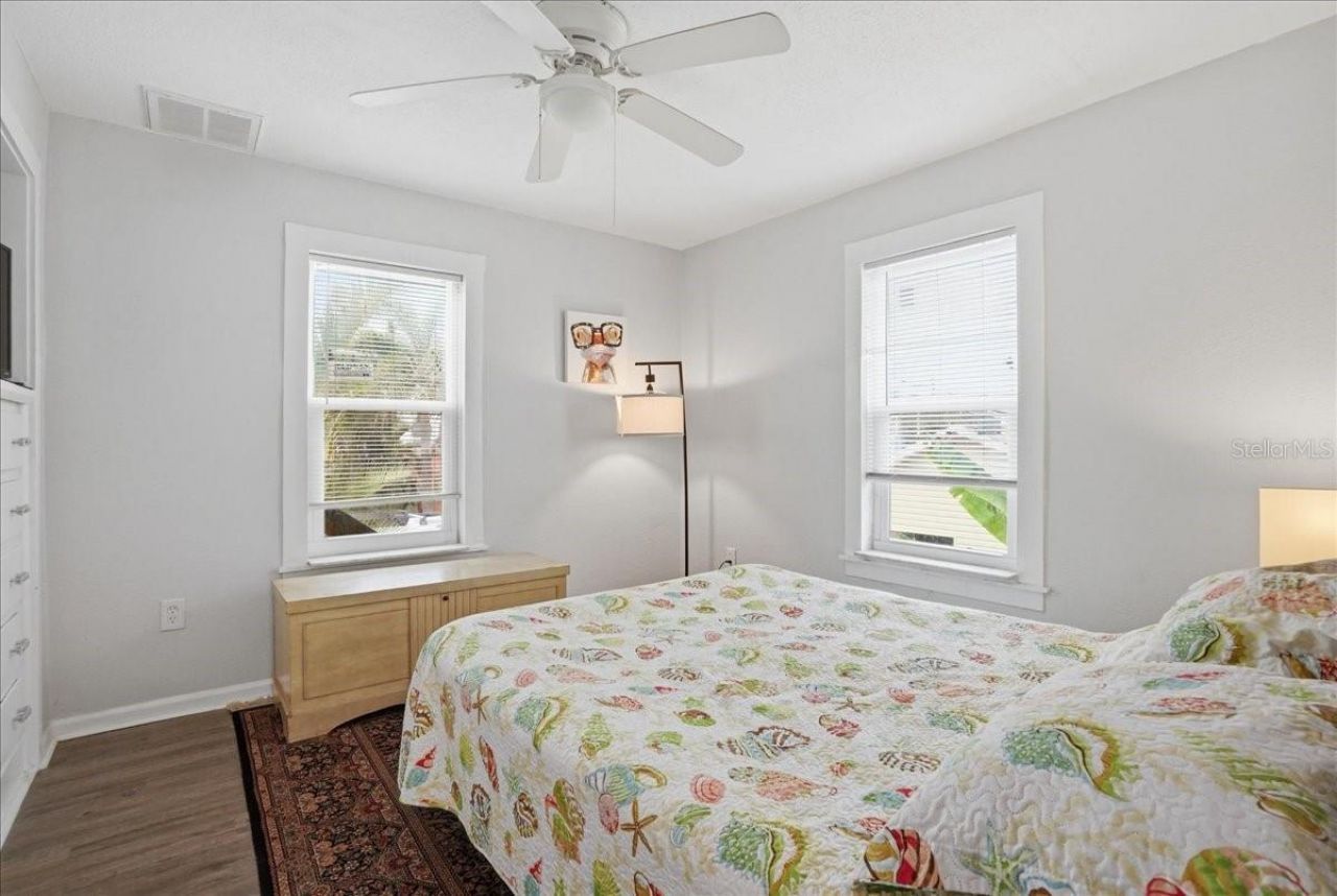 130 86th Terrace, Treasure Island, FL 33706 Photo