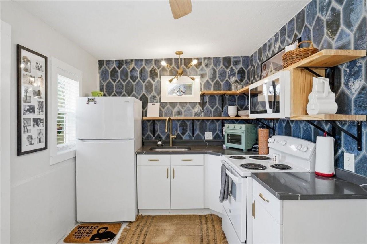 130 86th Terrace, Treasure Island, FL 33706 Photo