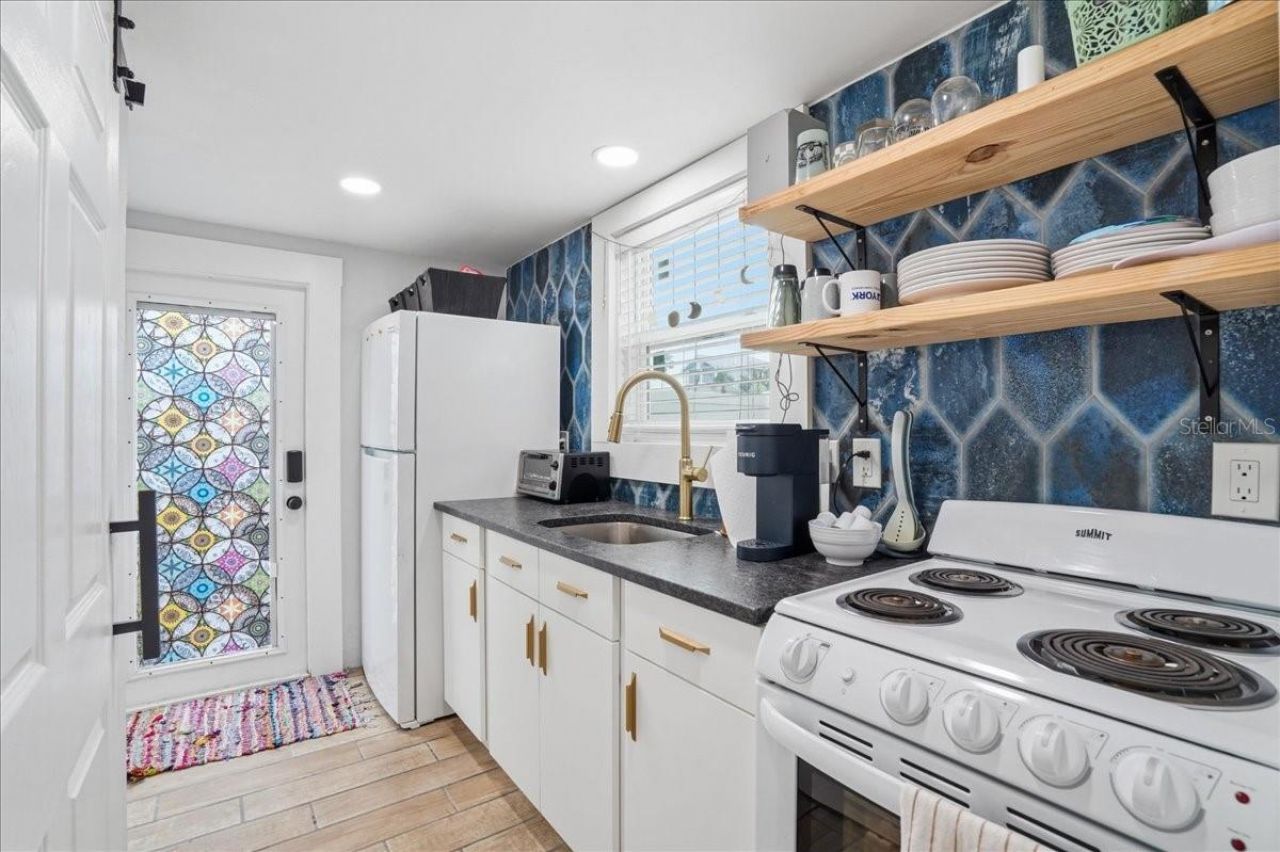 130 86th Terrace, Treasure Island, FL 33706 Photo