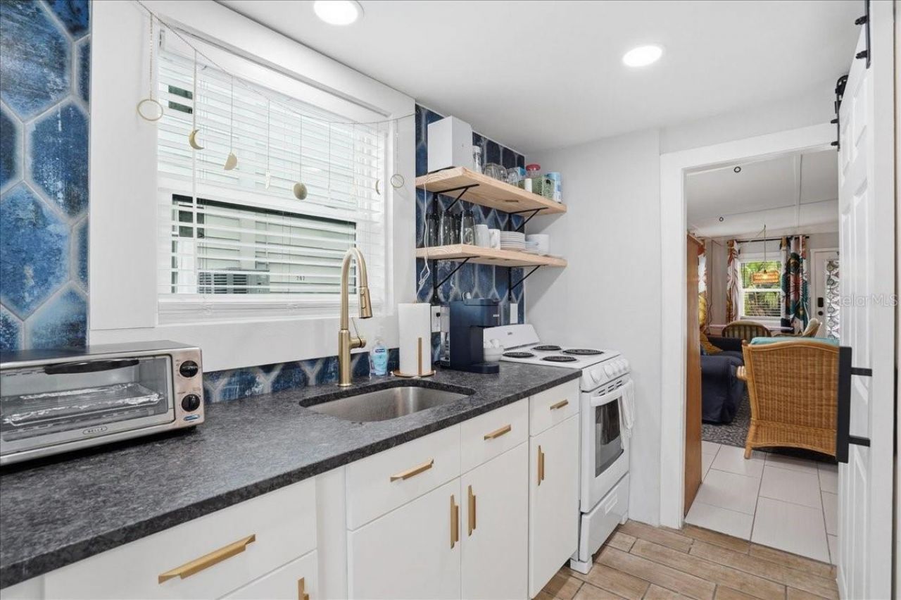 130 86th Terrace, Treasure Island, FL 33706 Photo