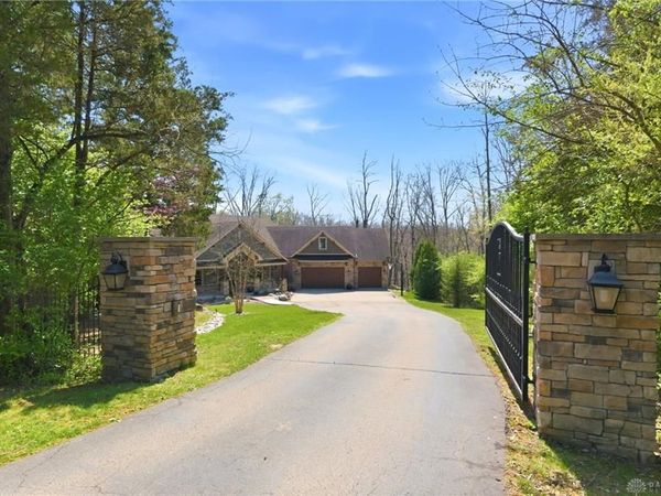 855 Willow Oak Court, Springboro, OH 45066