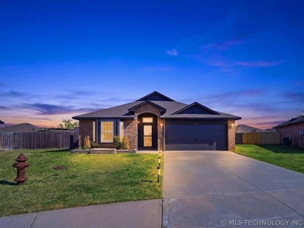 13364 N 133rd East Avenue , Collinsville, OK 74021