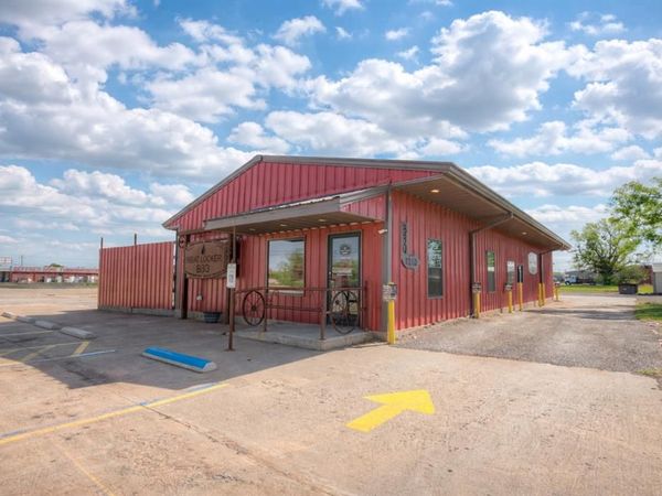106 NW 4th Street, Lindsay, OK 73052