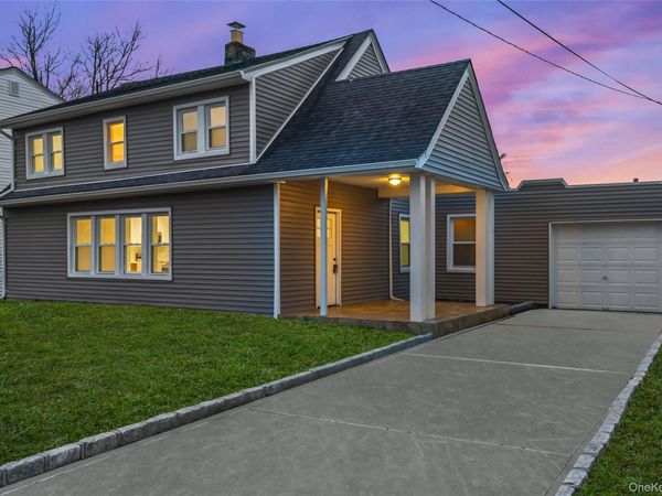 3322 Parkway Drive , Baldwin Harbor, NY 11510