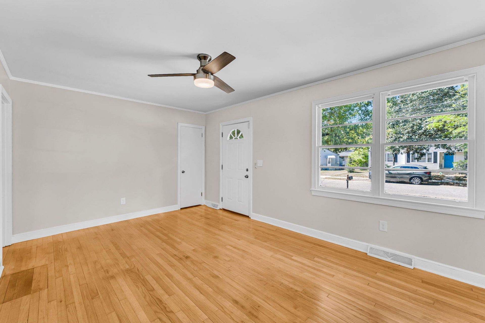 5622 Meadow Avenue Photo 5