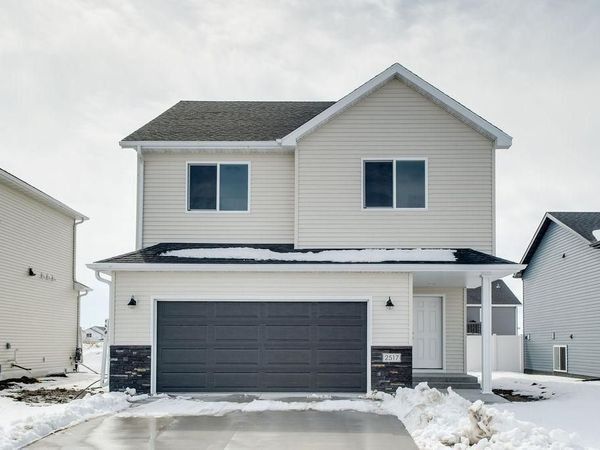 2517 36th Avenue S, Moorhead, MN 56560