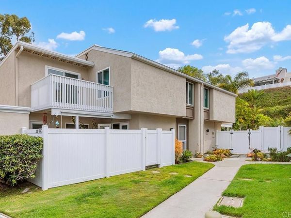 1081 Woodlake Dr, Cardiff By The Sea, CA 92007