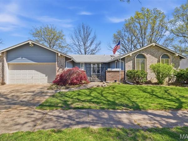 740 Penny Court, Ballwin, MO 63011