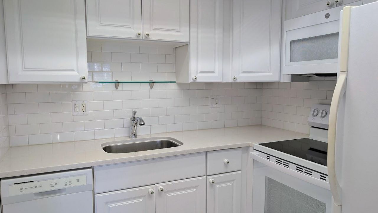 2929 SE Ocean Boulevard, Unit 111-2, Stuart, FL 34996 Photo