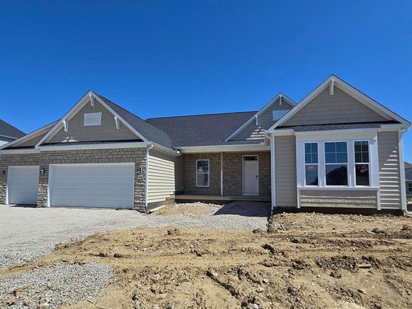 5486 Scotch Woods Drive , Grove City, OH 43123