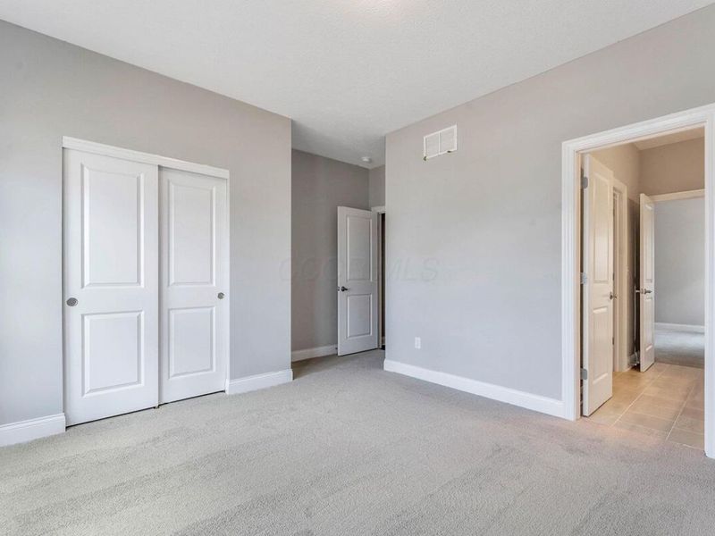 5486 Scotch Woods Drive, Grove City, OH 43123 Photo 6