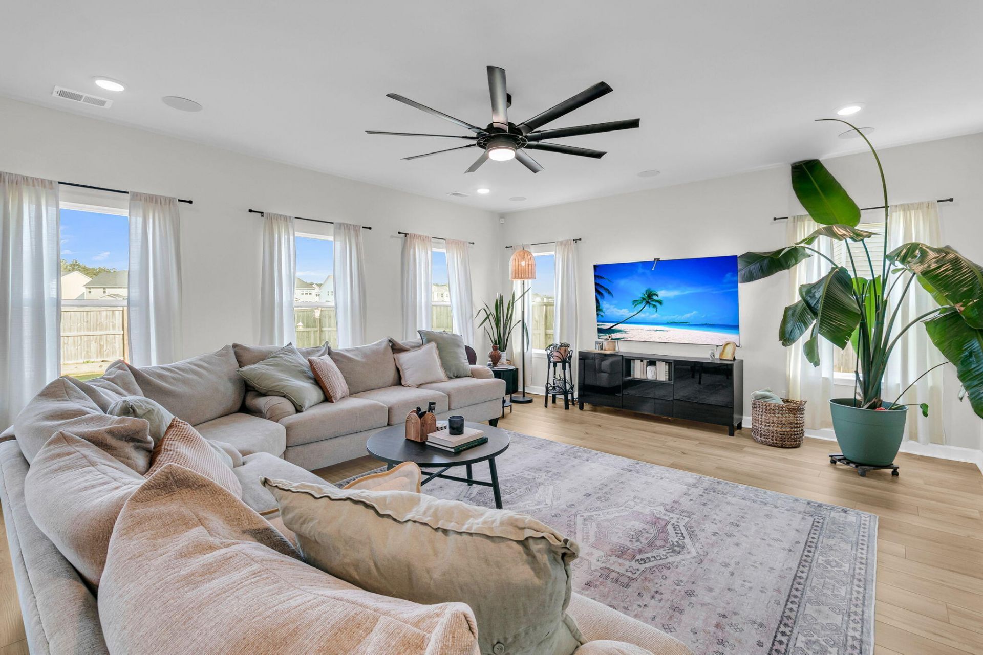 259 Lucca Drive Photo 17