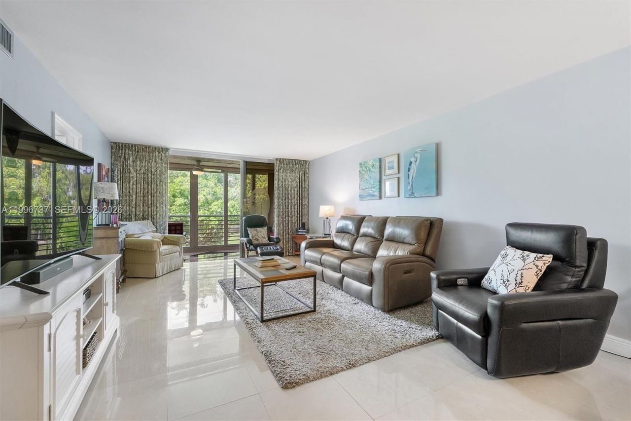 3503 Oaks Way, Unit 308, Pompano Beach, FL 33069 Photo