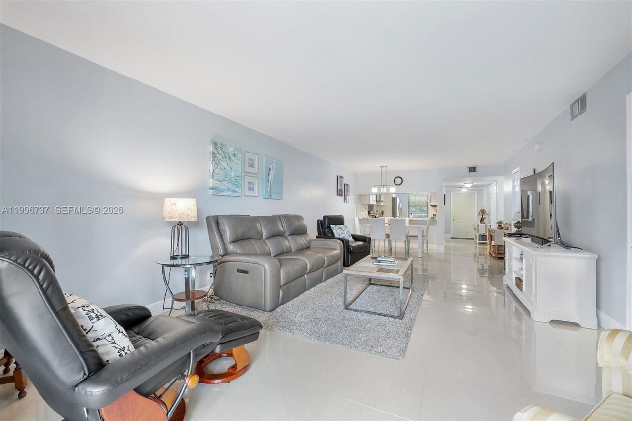 3503 Oaks Way, Unit 308, Pompano Beach, FL 33069 Photo