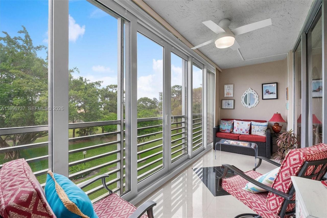 3503 Oaks Way, Unit 308, Pompano Beach, FL 33069 Photo