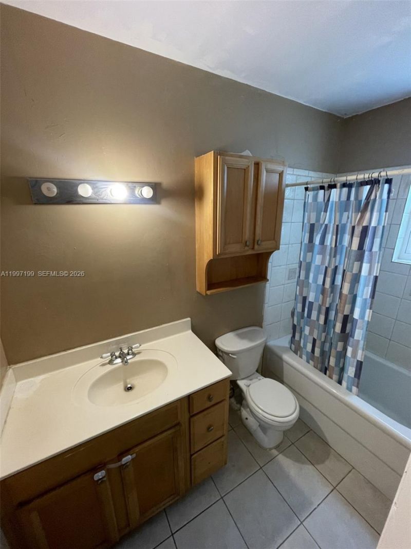 870 NE 212th Ter, Unit 3, Miami, FL 33179 Photo
