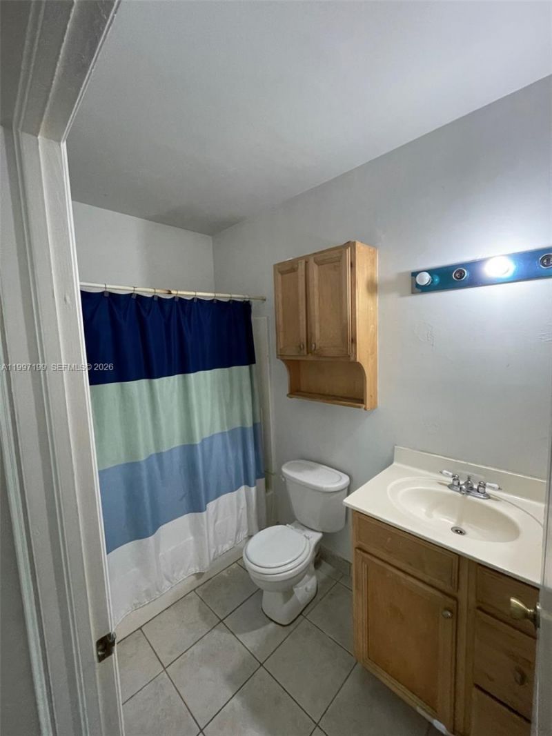 870 NE 212th Ter, Unit 3, Miami, FL 33179 Photo