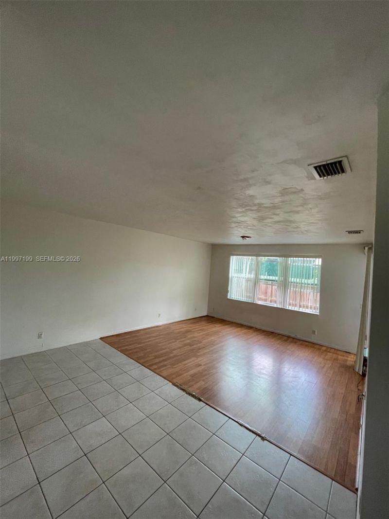870 NE 212th Ter, Unit 3, Miami, FL 33179 Photo