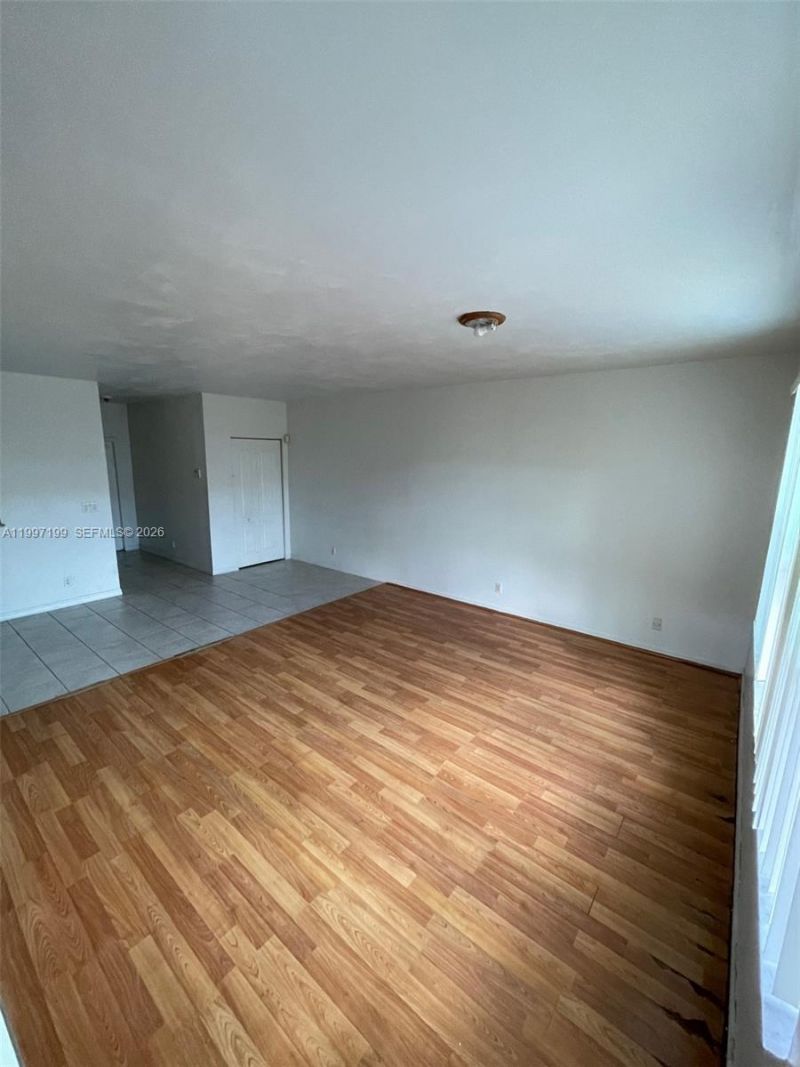 870 NE 212th Ter, Unit 3, Miami, FL 33179 Photo