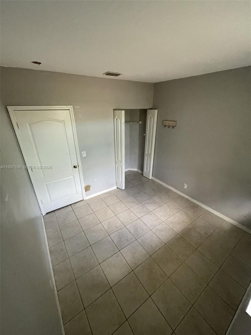 870 NE 212th Ter, Unit 3, Miami, FL 33179 Photo