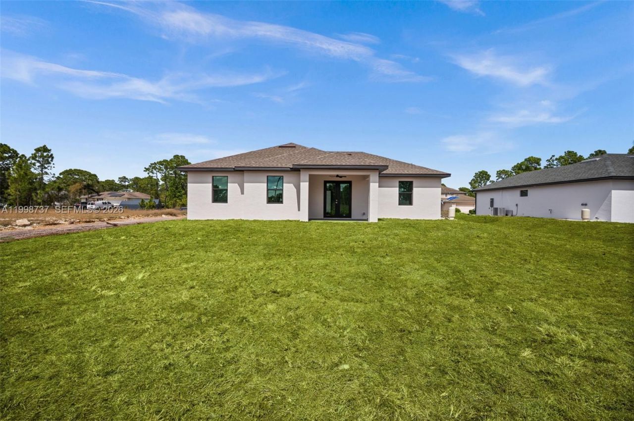 936 Bolivia Dr, Lehigh Acres, FL 33974 Photo