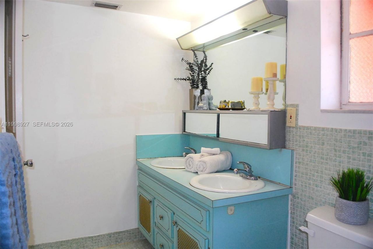 18707 NE 14th Ave, Unit 733, Miami, FL 33179 Photo