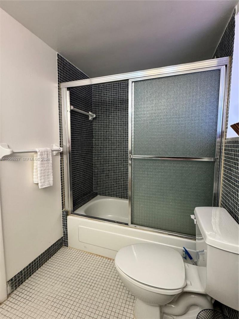 18707 NE 14th Ave, Unit 733, Miami, FL 33179 Photo