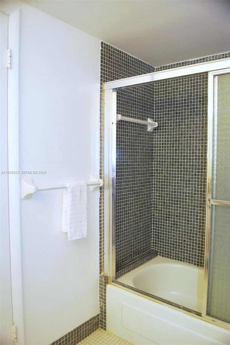 18707 NE 14th Ave, Unit 733, Miami, FL 33179 Photo