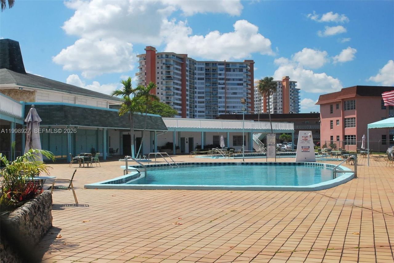 18707 NE 14th Ave, Unit 733, Miami, FL 33179 Photo