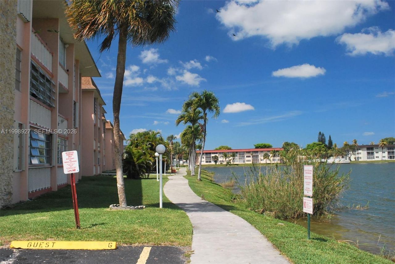 18707 NE 14th Ave, Unit 733, Miami, FL 33179 Photo
