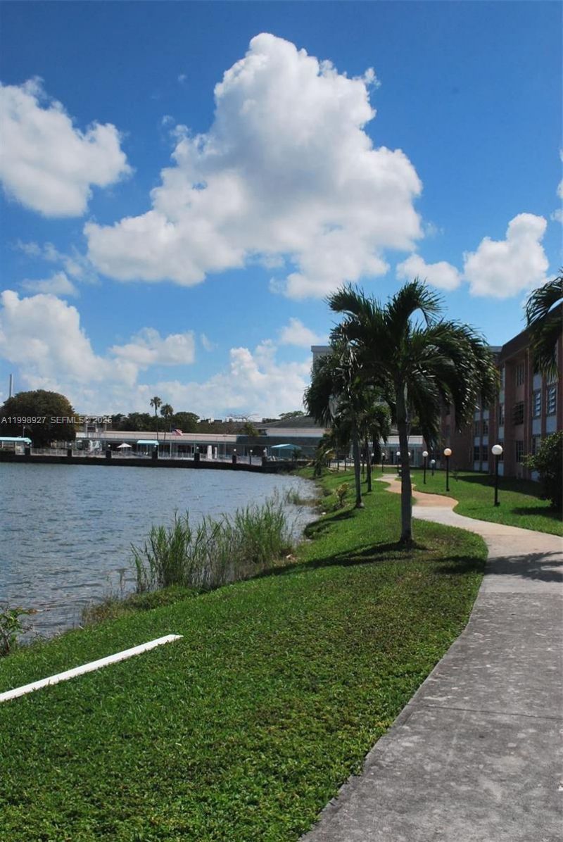 18707 NE 14th Ave, Unit 733, Miami, FL 33179 Photo