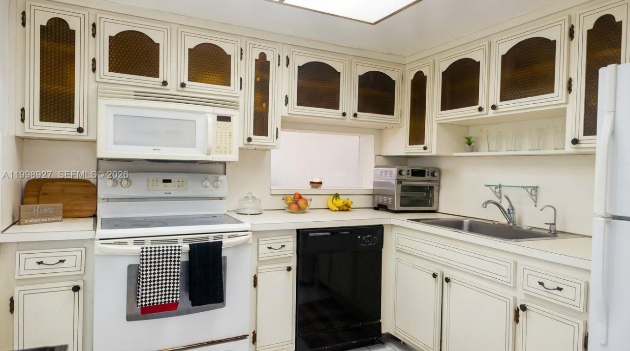 18707 NE 14th Ave, Unit 733, Miami, FL 33179 Photo