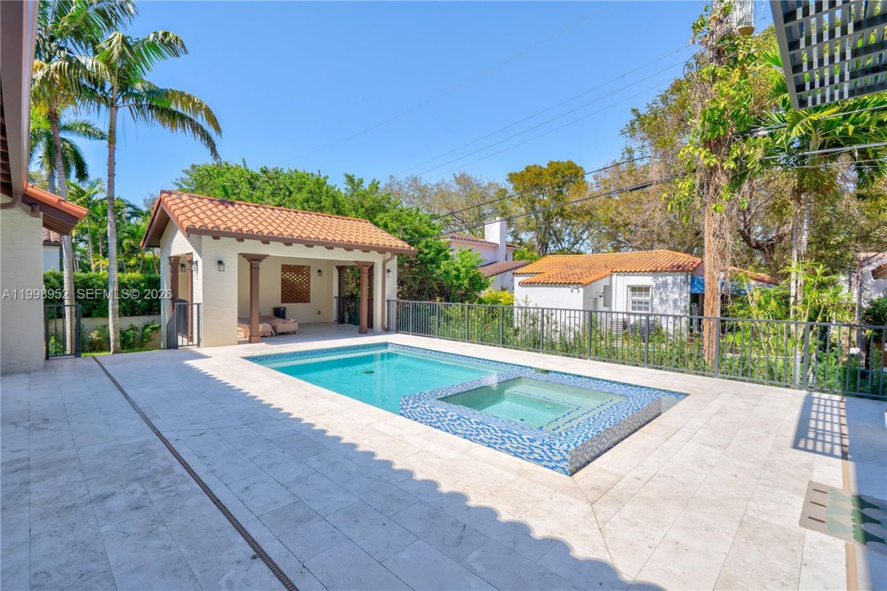 519 Alhambra Cir, Coral Gables, FL 33134 Photo