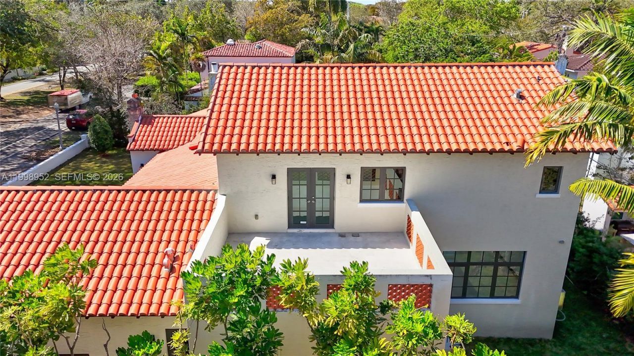 519 Alhambra Cir, Coral Gables, FL 33134 Photo