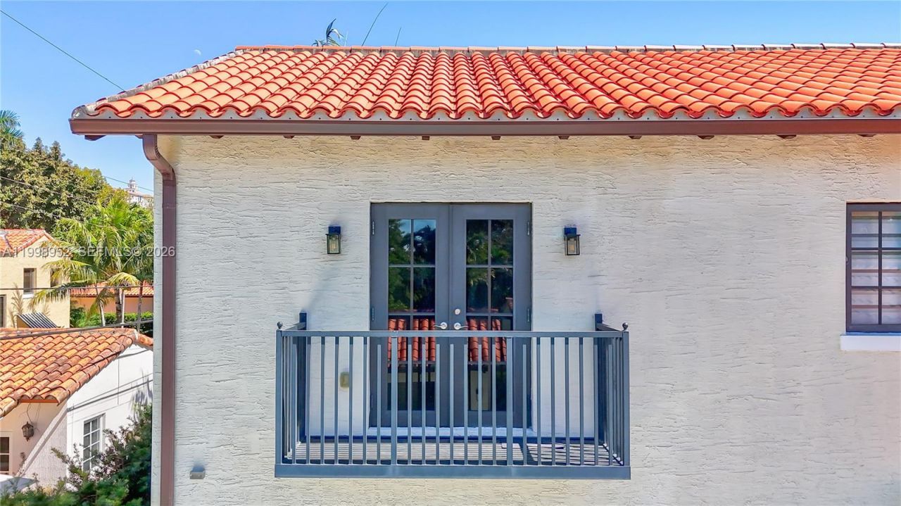 519 Alhambra Cir, Coral Gables, FL 33134 Photo