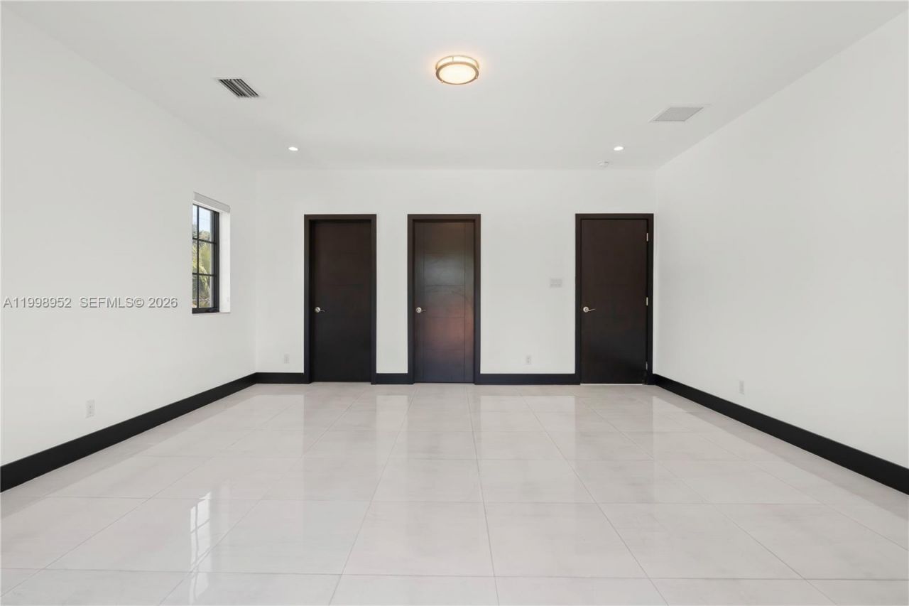 519 Alhambra Cir, Coral Gables, FL 33134 Photo