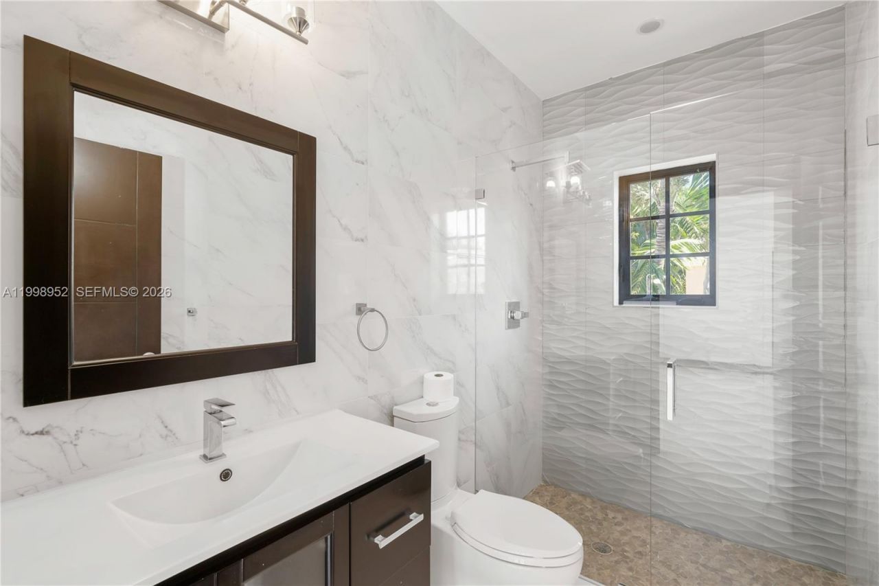 519 Alhambra Cir, Coral Gables, FL 33134 Photo