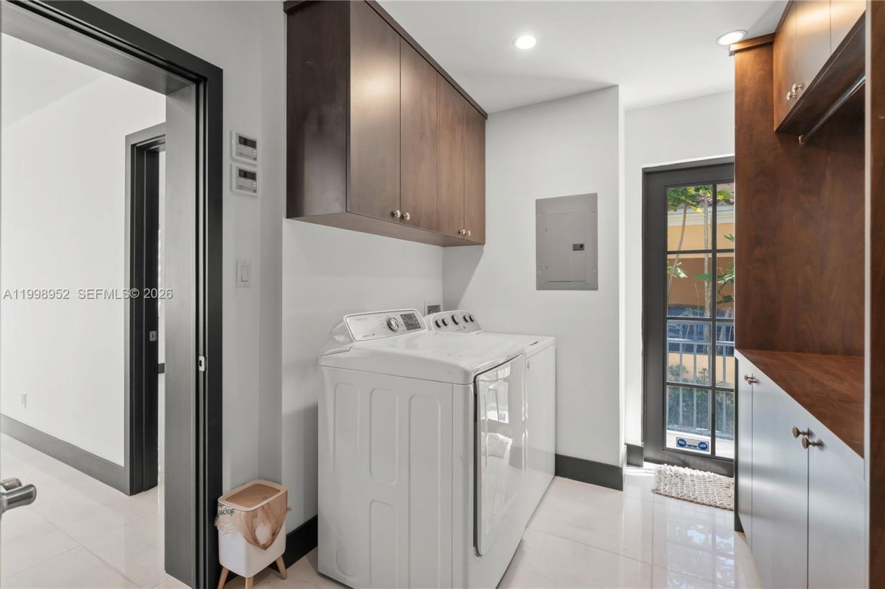 519 Alhambra Cir, Coral Gables, FL 33134 Photo