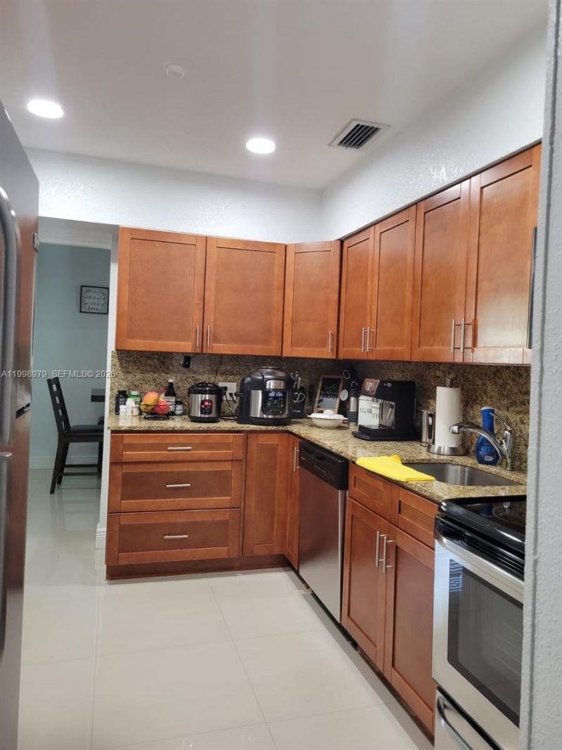 8245 SW 43rd St, Miami, FL 33155 Photo