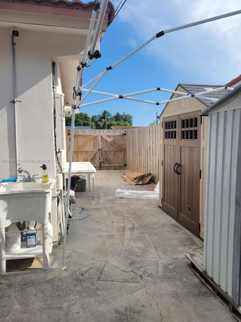 8245 SW 43rd St, Miami, FL 33155 Photo