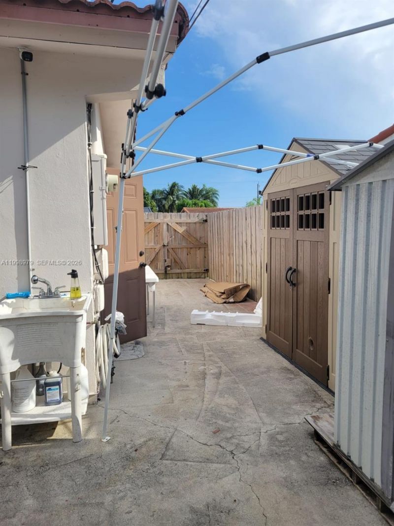 8245 SW 43rd St, Miami, FL 33155 Photo