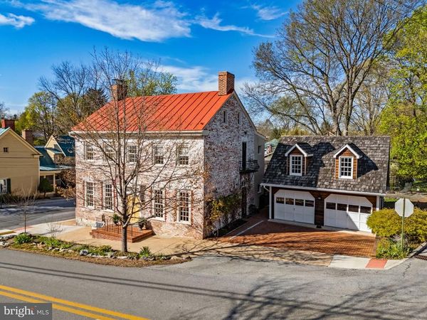 301 E GERMAN STREET, SHEPHERDSTOWN, WV 25443