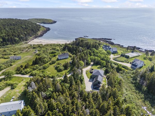 27 Seacrest Circle, Phippsburg, ME 04562