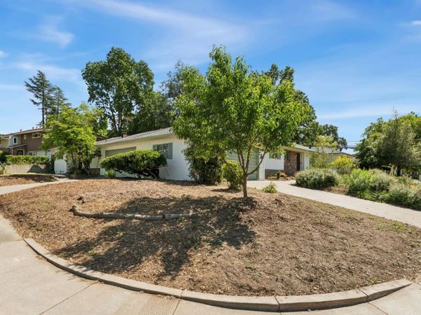 6001 S Land Park Dr, Sacramento, CA 95822