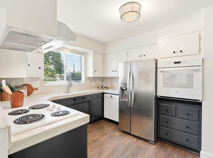 6001 S Land Park Dr, Sacramento, CA 95822 Photo