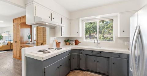 6001 S Land Park Dr, Sacramento, CA 95822 Photo