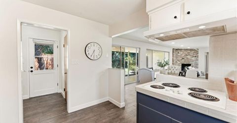 6001 S Land Park Dr, Sacramento, CA 95822 Photo